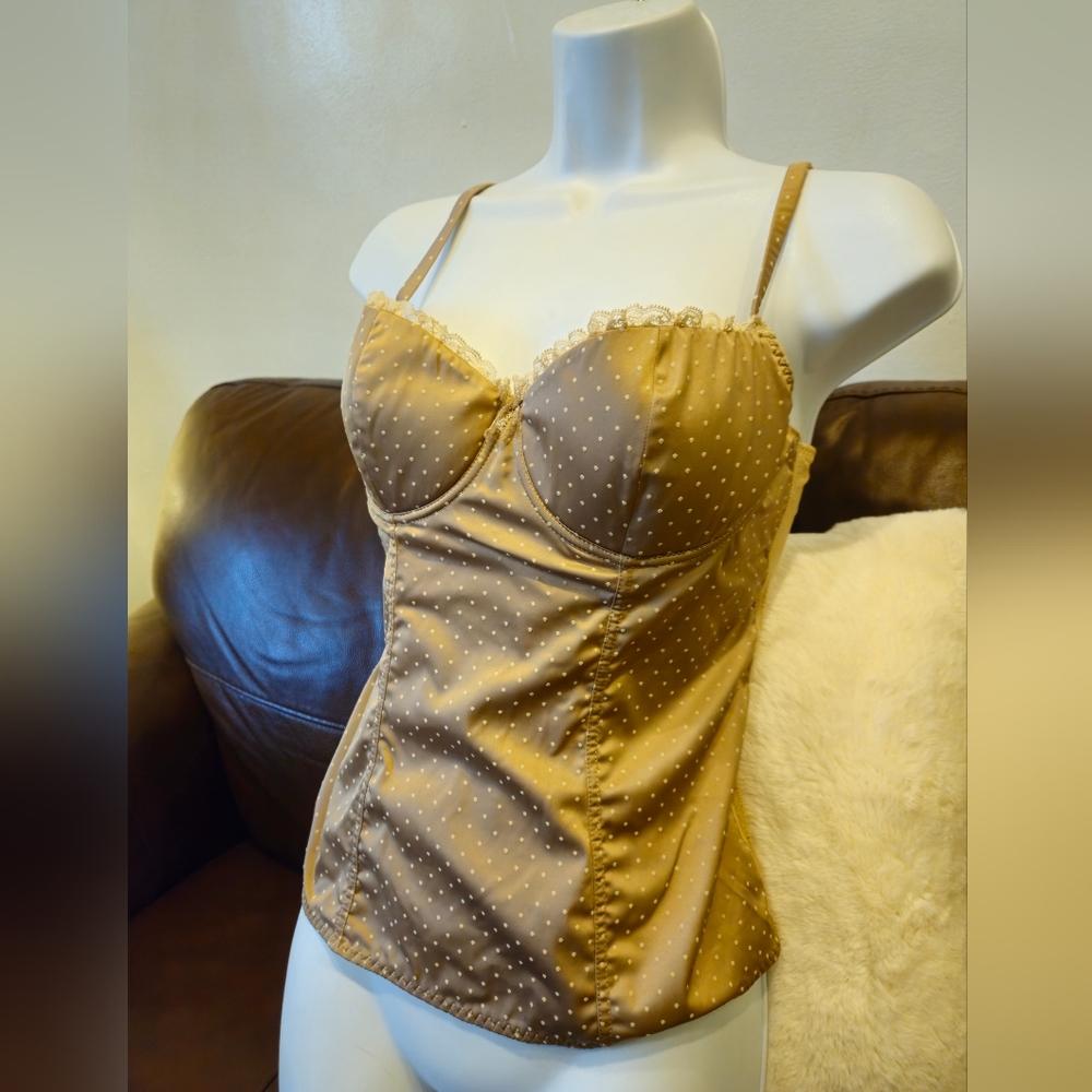 Intimissimi corset. Never use size 34C.